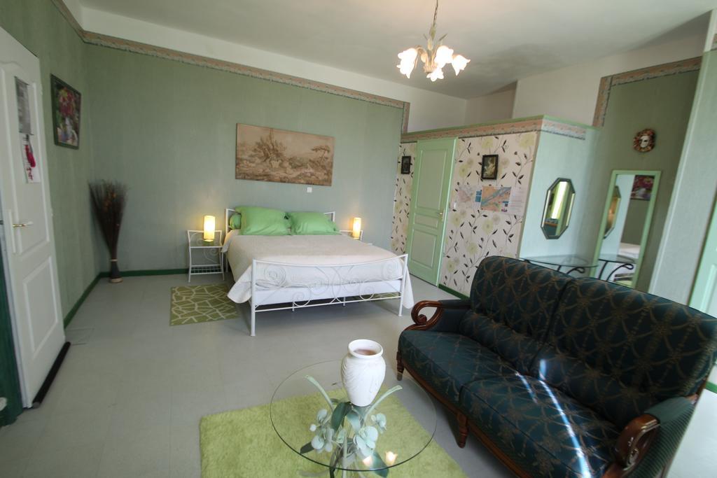 Domaine Des Roses Bed and Breakfast Vaudelnay Kamer foto