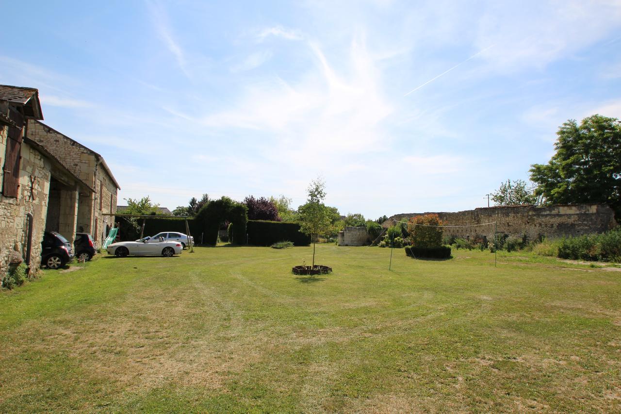 Domaine Des Roses Bed and Breakfast Vaudelnay Buitenkant foto